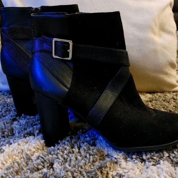 Christian Siriano Ankle Boots - Picture 7 of 10